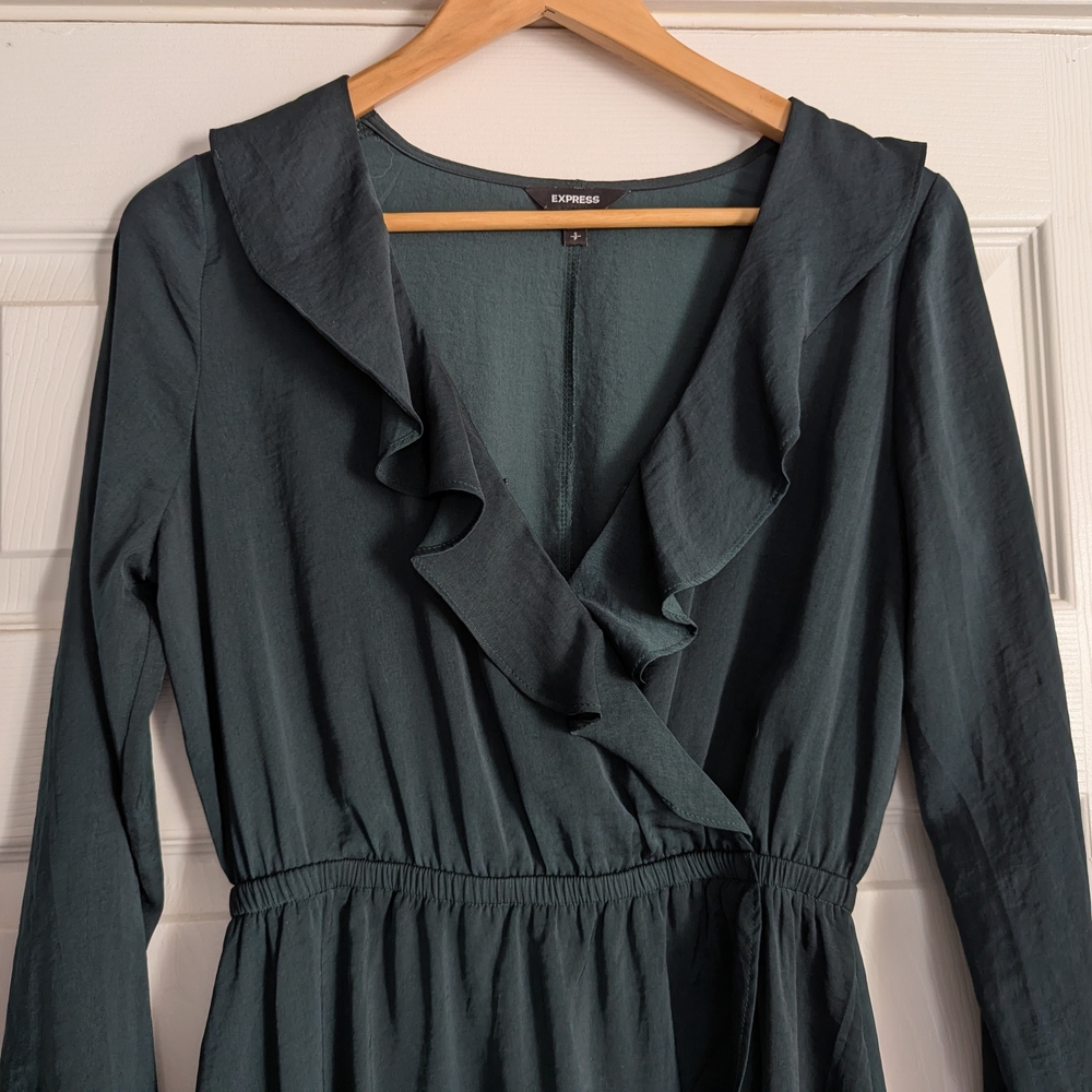 EXPRESS Ruffle Wrap Dress - Picture 3 of 8